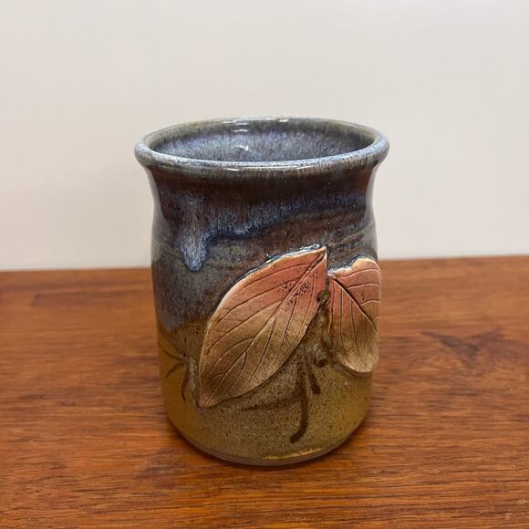 Studio Pottery Mug Raised Applied‎ Leaves Design Artist Signed B Ziney - Picture 6 of 8